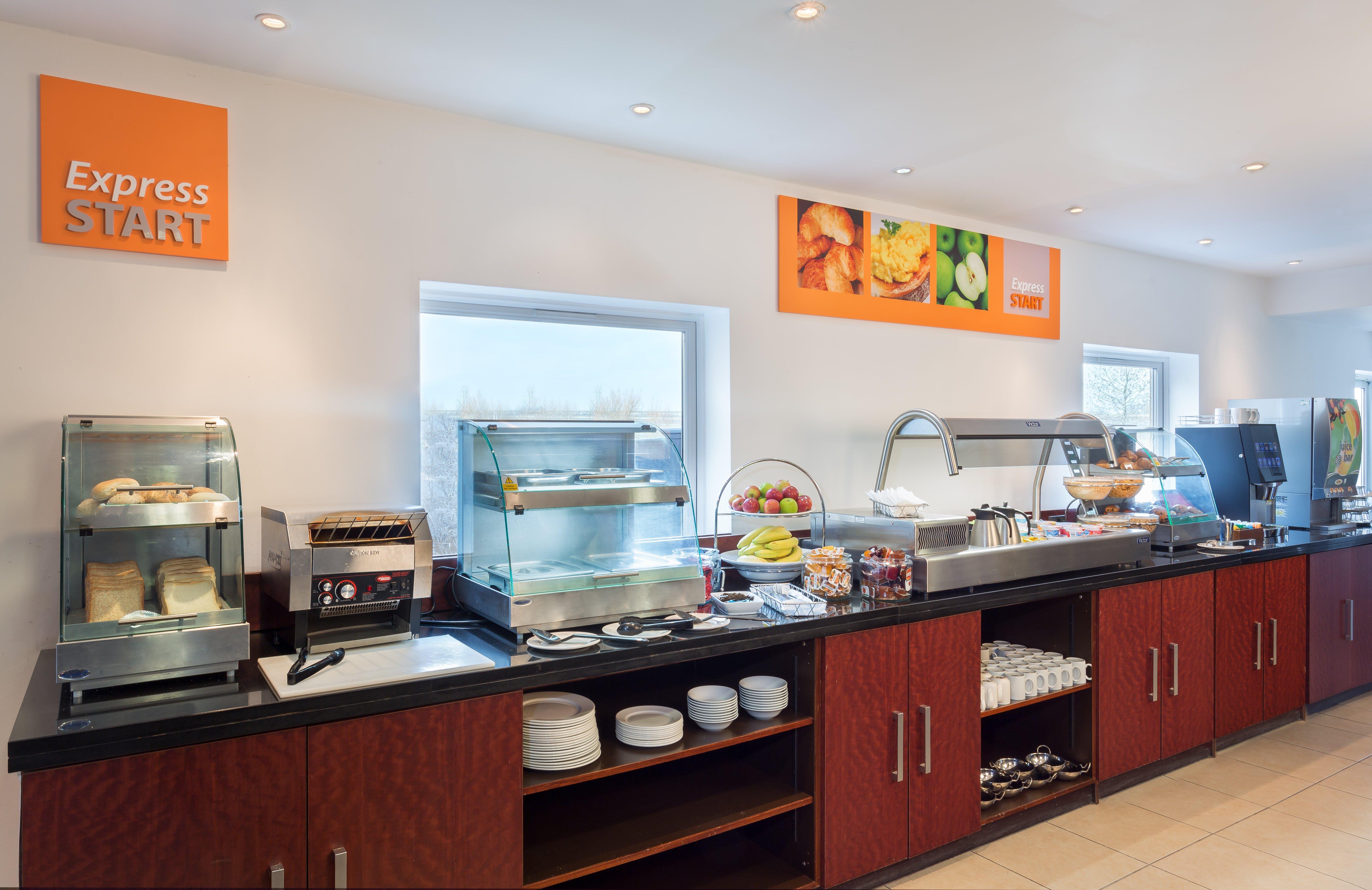 Holiday Inn Express Braintree By Ihg Extérieur photo