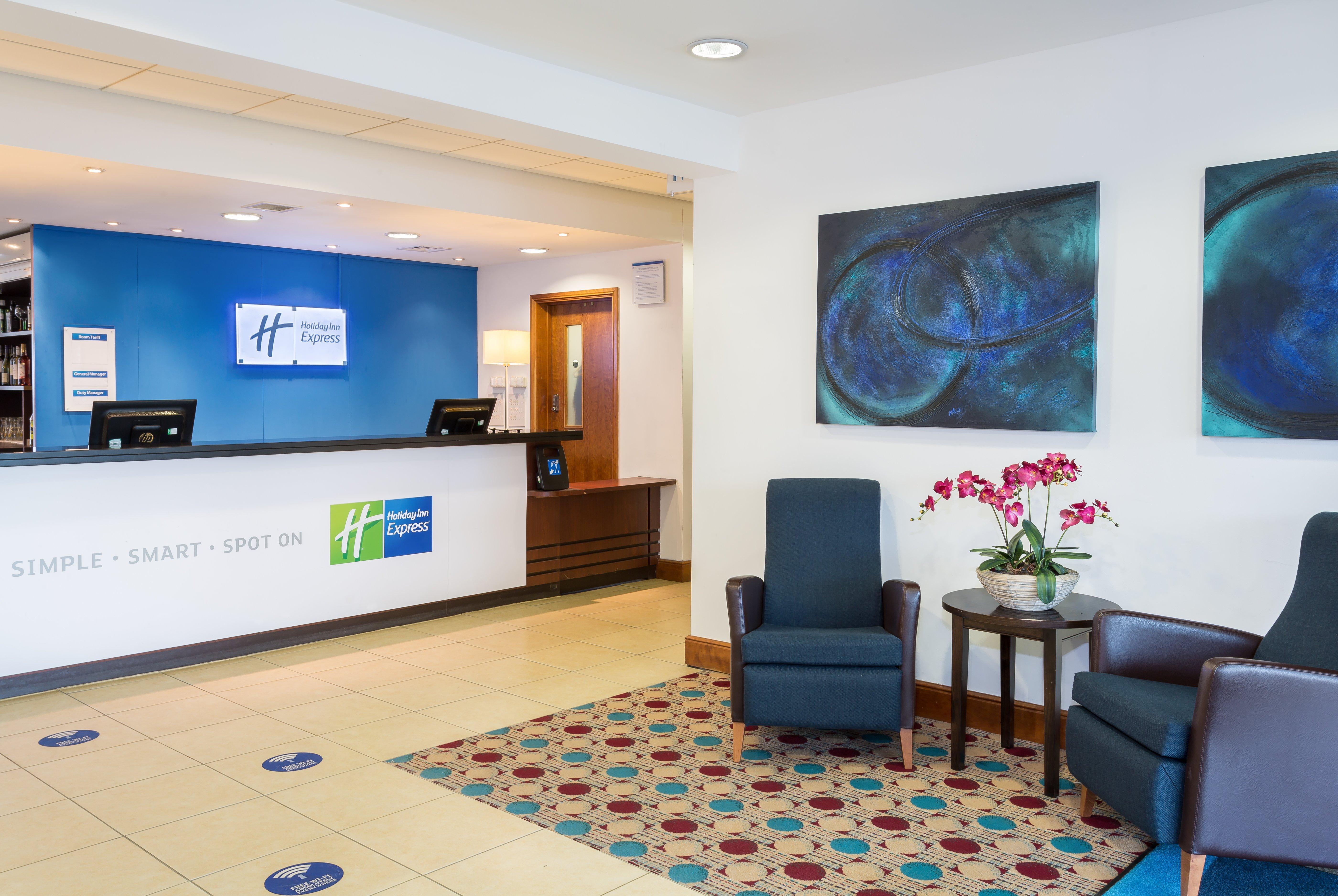 Holiday Inn Express Braintree By Ihg Extérieur photo