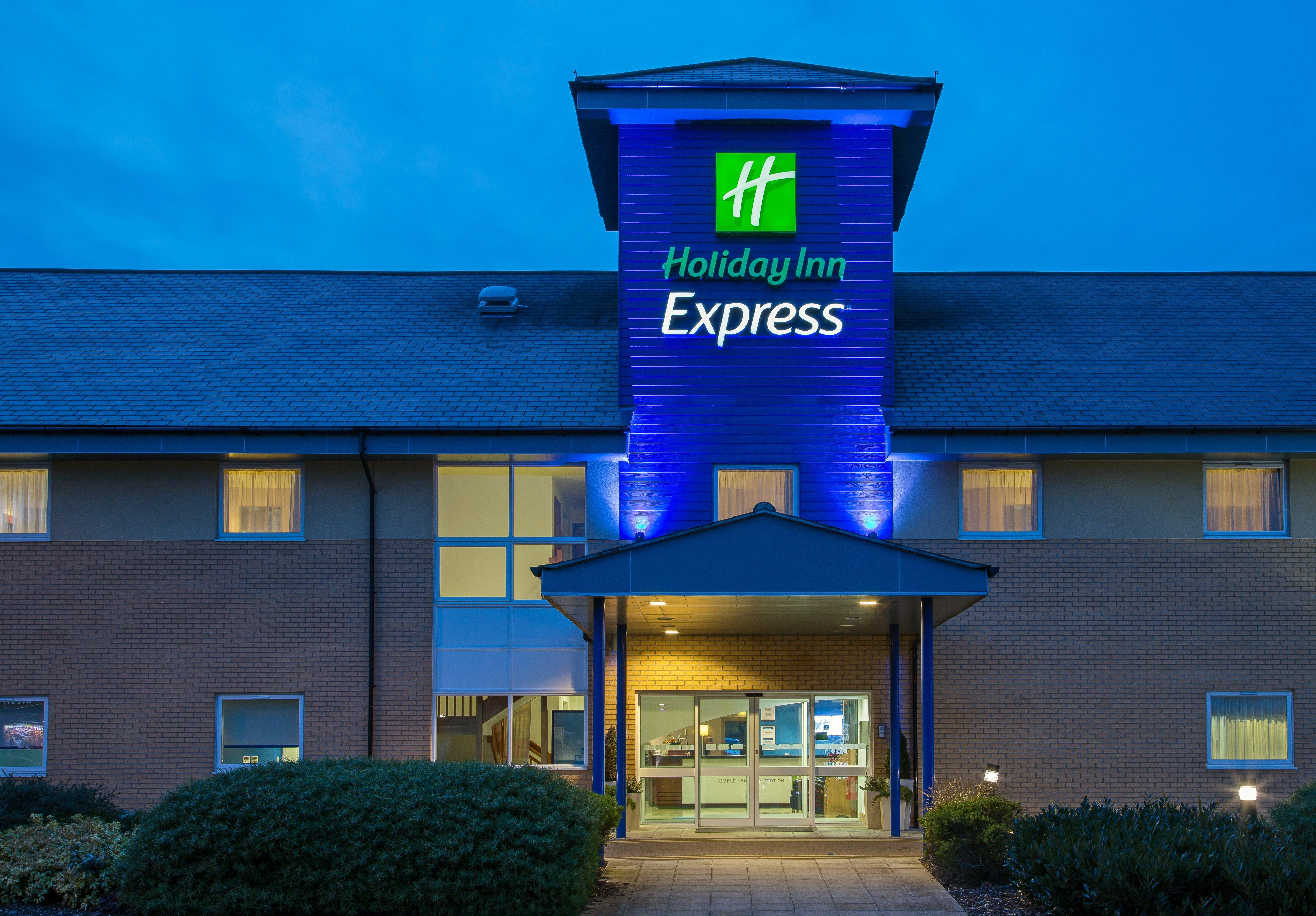 Holiday Inn Express Braintree By Ihg Extérieur photo