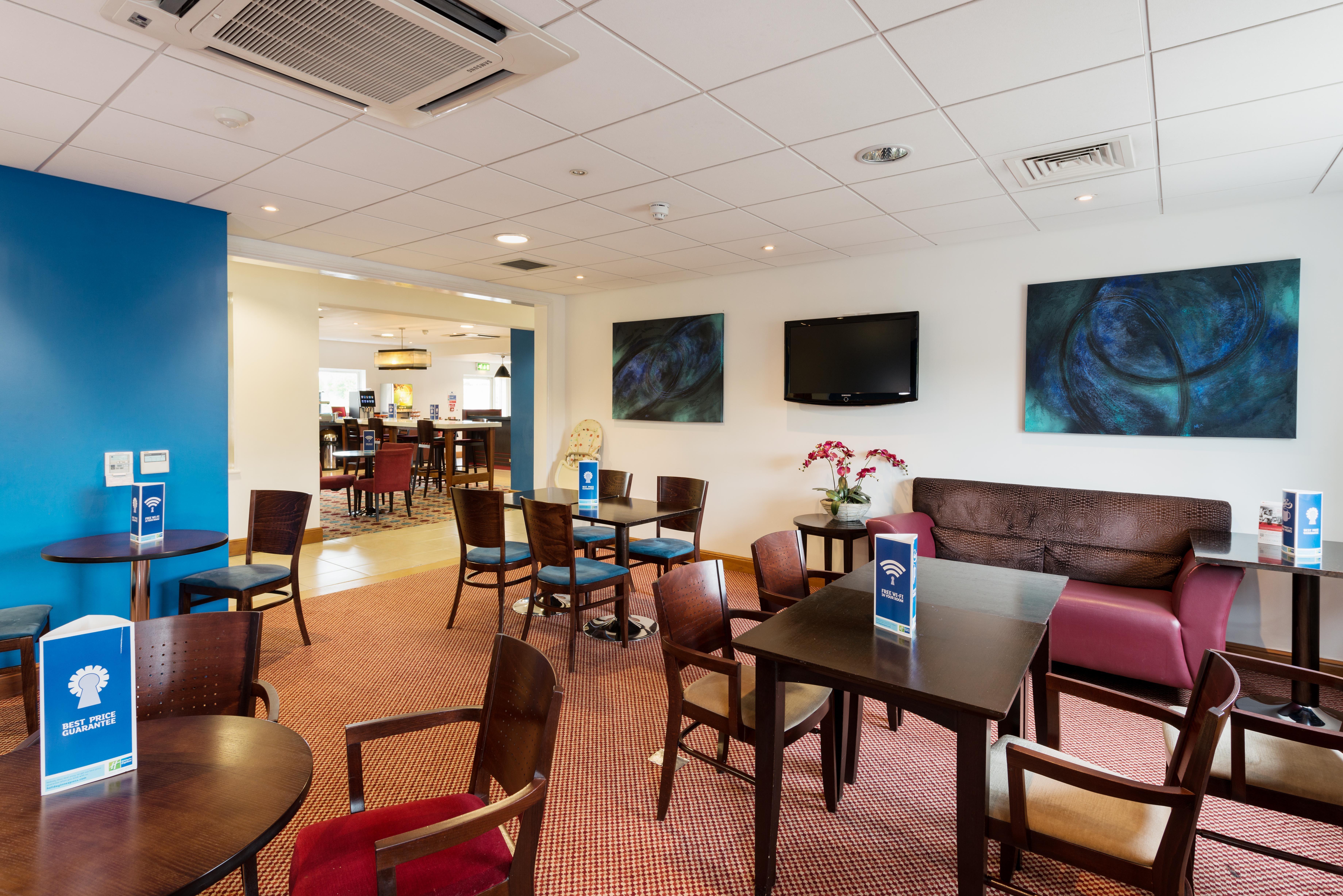 Holiday Inn Express Braintree By Ihg Extérieur photo