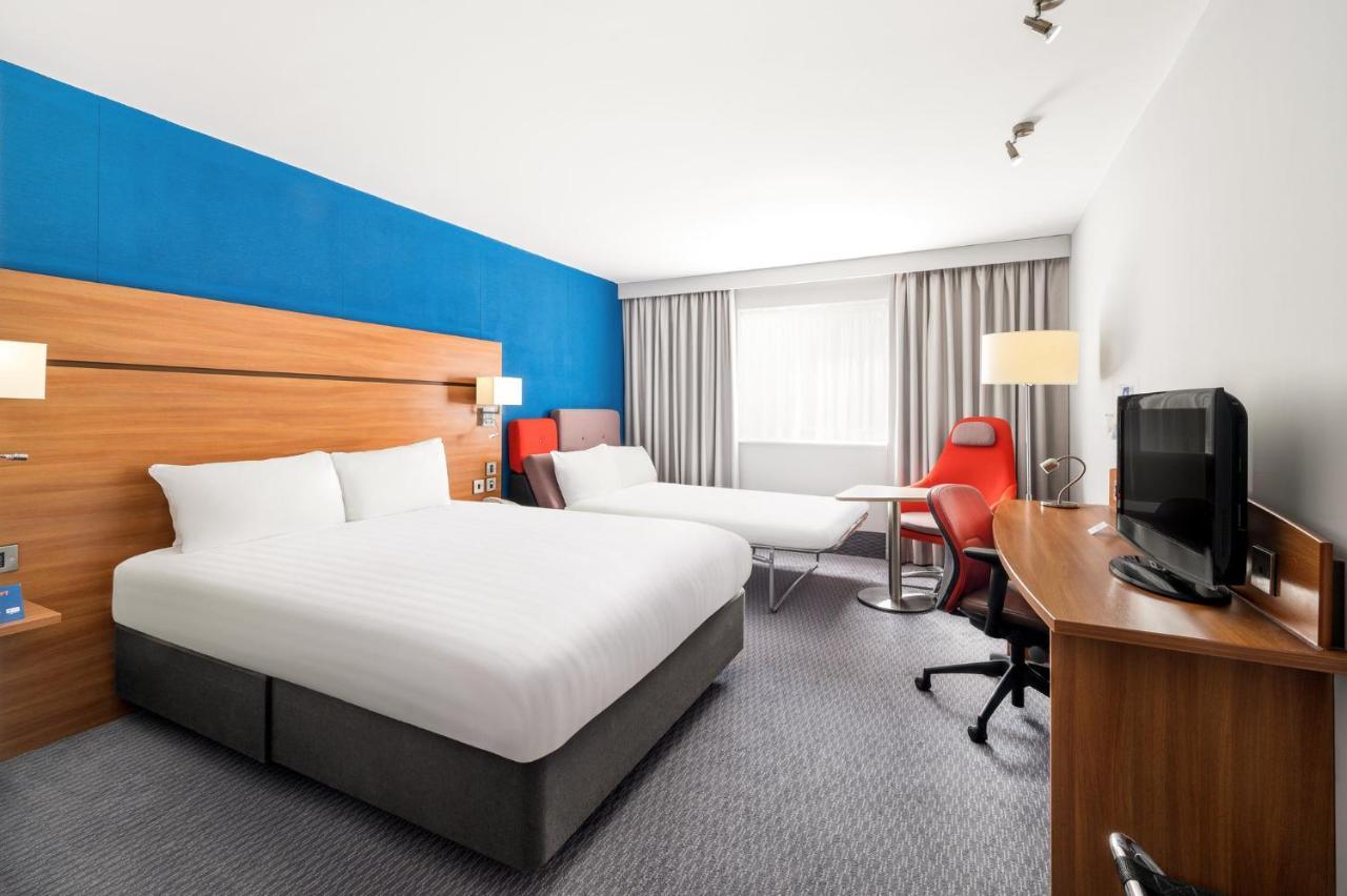 Holiday Inn Express Braintree By Ihg Extérieur photo