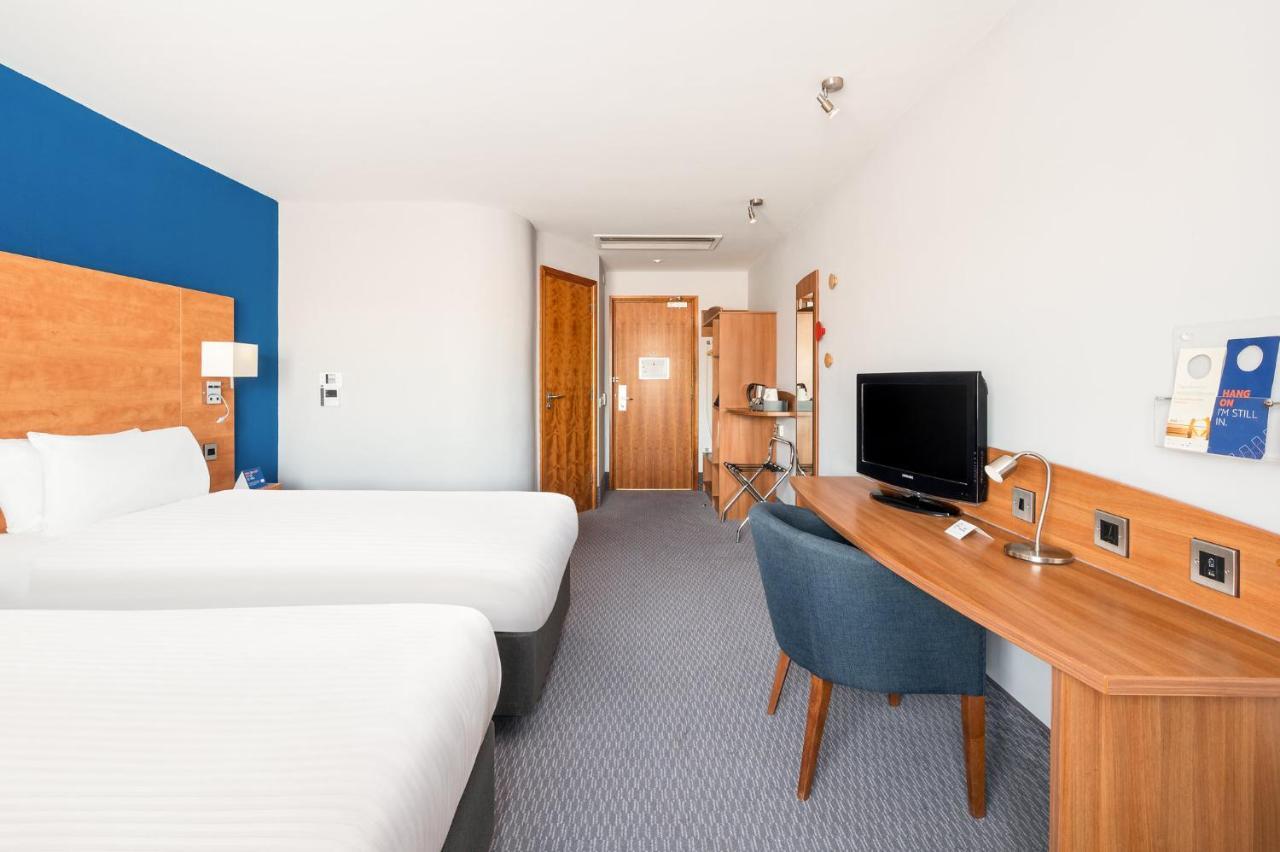 Holiday Inn Express Braintree By Ihg Extérieur photo
