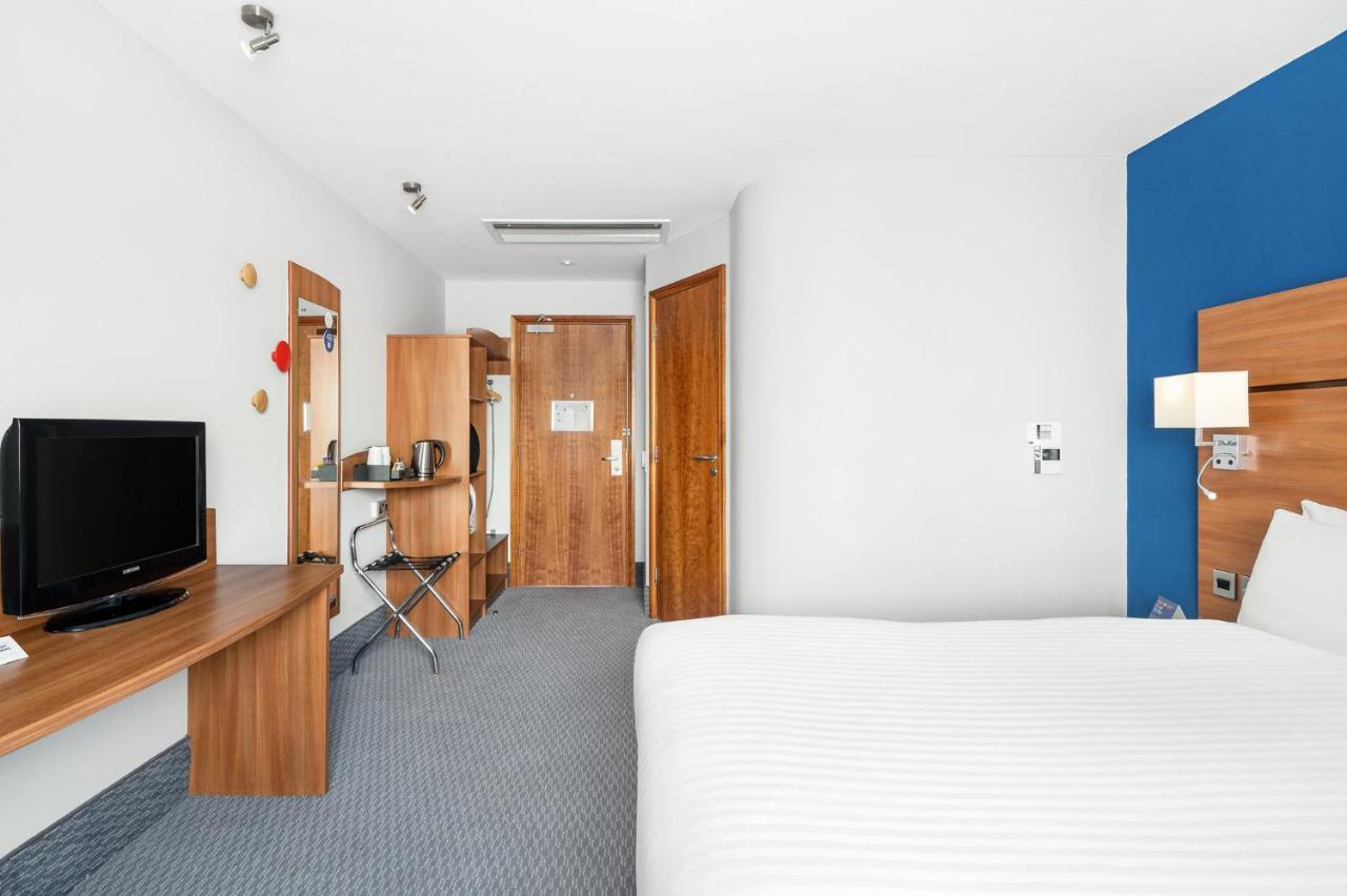 Holiday Inn Express Braintree By Ihg Extérieur photo