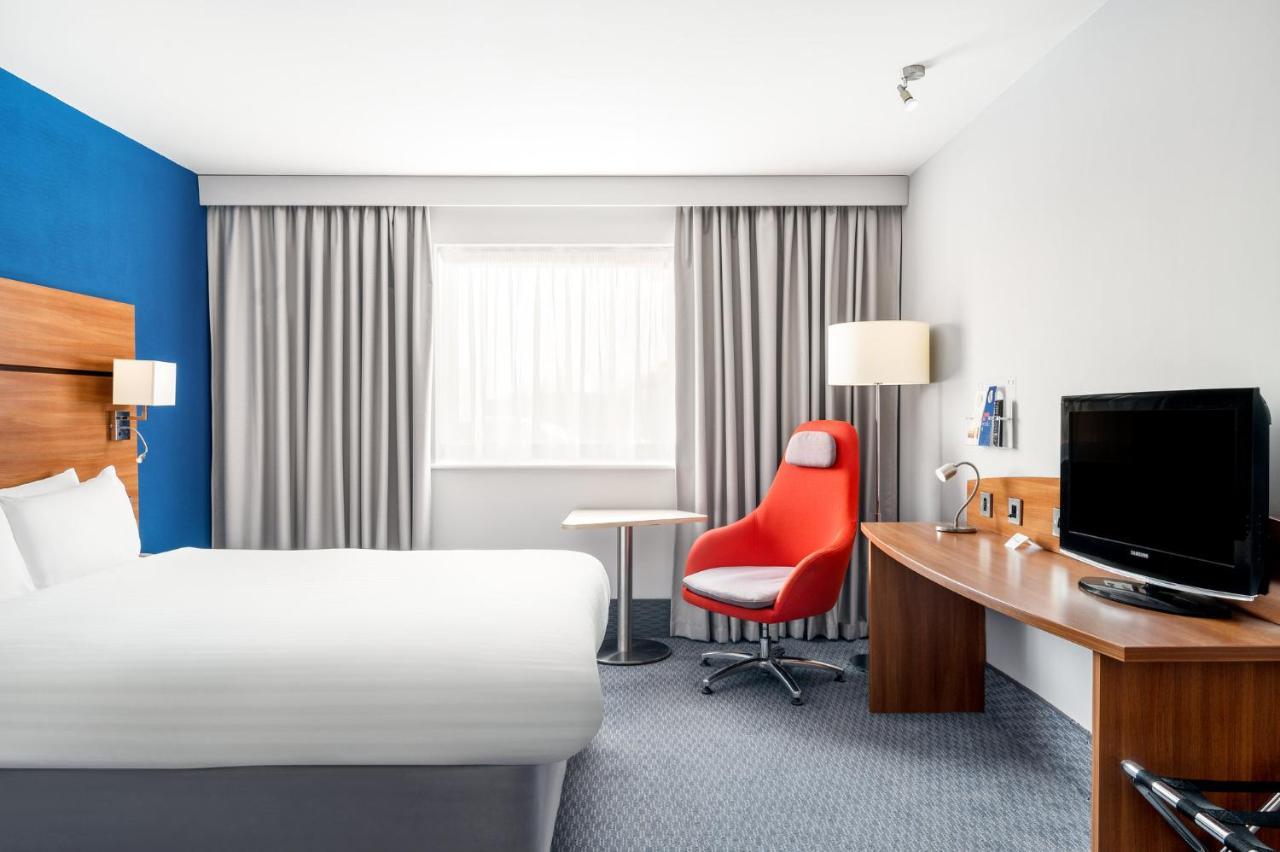 Holiday Inn Express Braintree By Ihg Extérieur photo