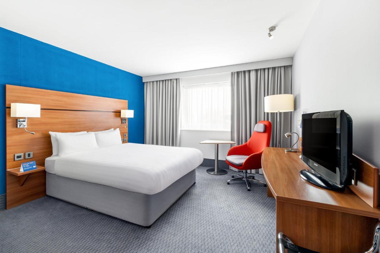 Holiday Inn Express Braintree By Ihg Extérieur photo