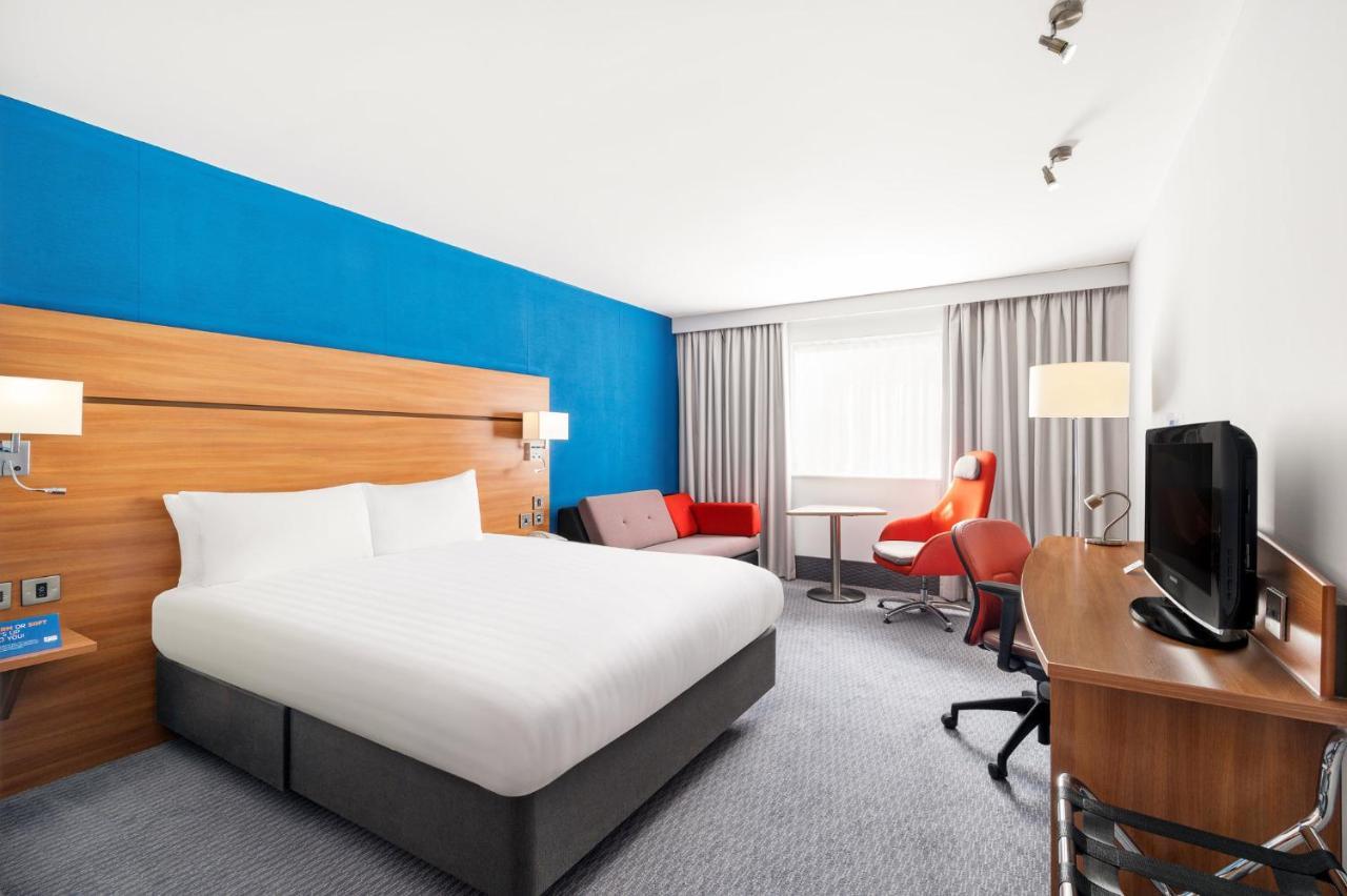 Holiday Inn Express Braintree By Ihg Extérieur photo