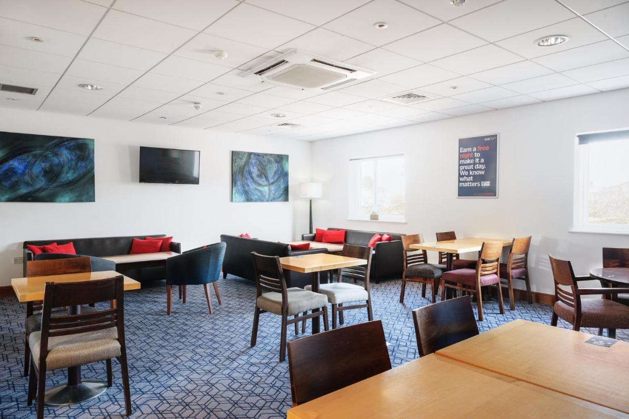 Holiday Inn Express Braintree By Ihg Extérieur photo