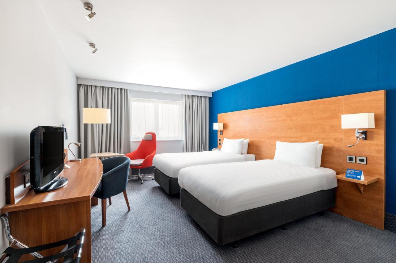 Holiday Inn Express Braintree By Ihg Extérieur photo