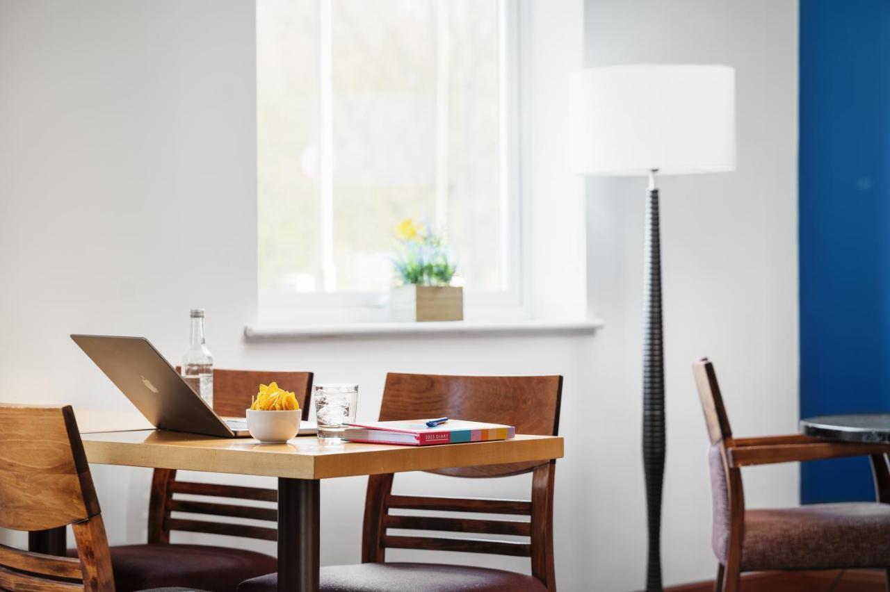 Holiday Inn Express Braintree By Ihg Extérieur photo