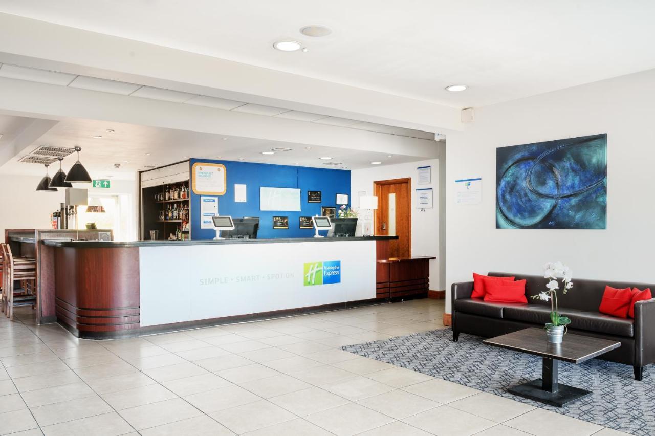 Holiday Inn Express Braintree By Ihg Extérieur photo