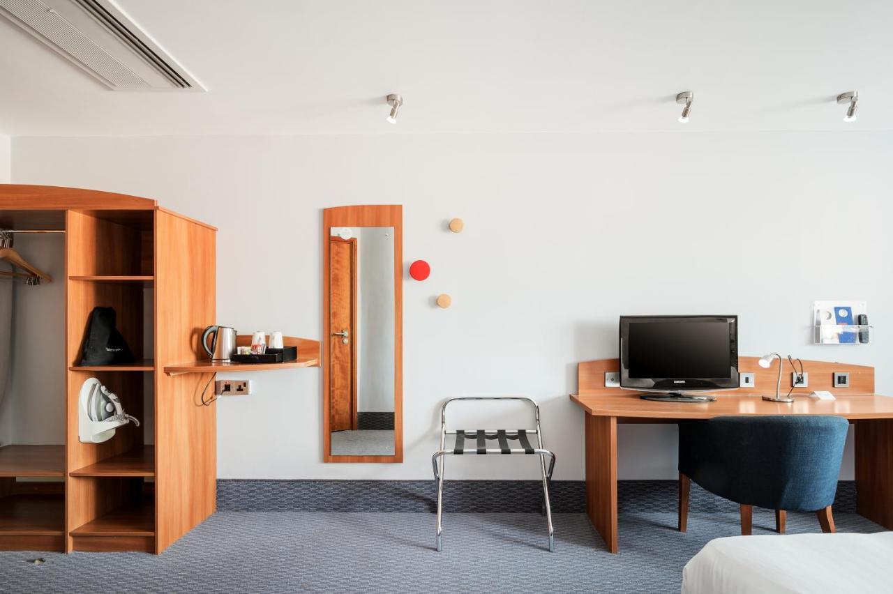Holiday Inn Express Braintree By Ihg Extérieur photo