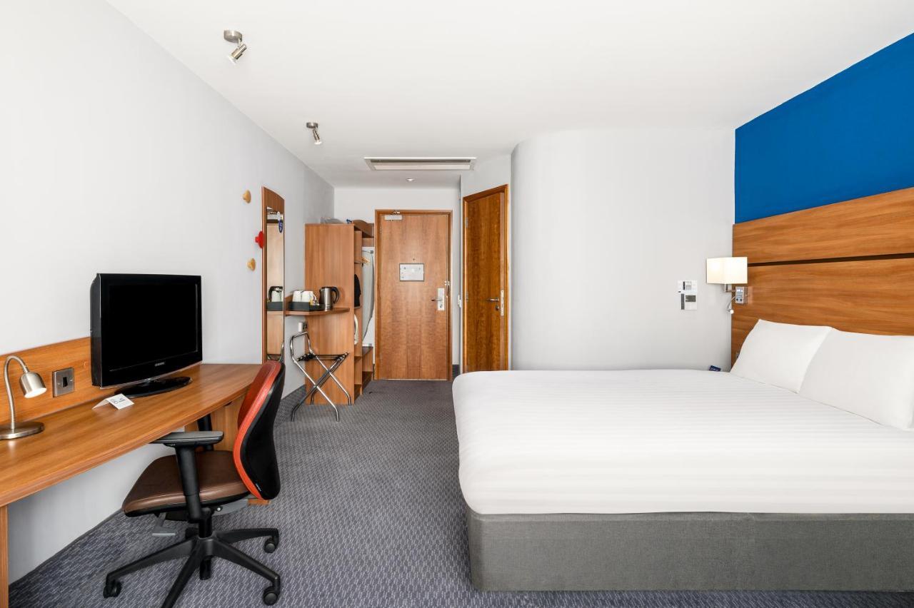Holiday Inn Express Braintree By Ihg Extérieur photo
