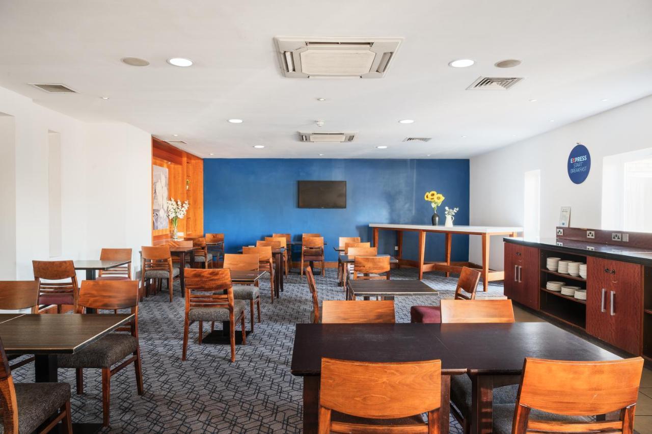 Holiday Inn Express Braintree By Ihg Extérieur photo